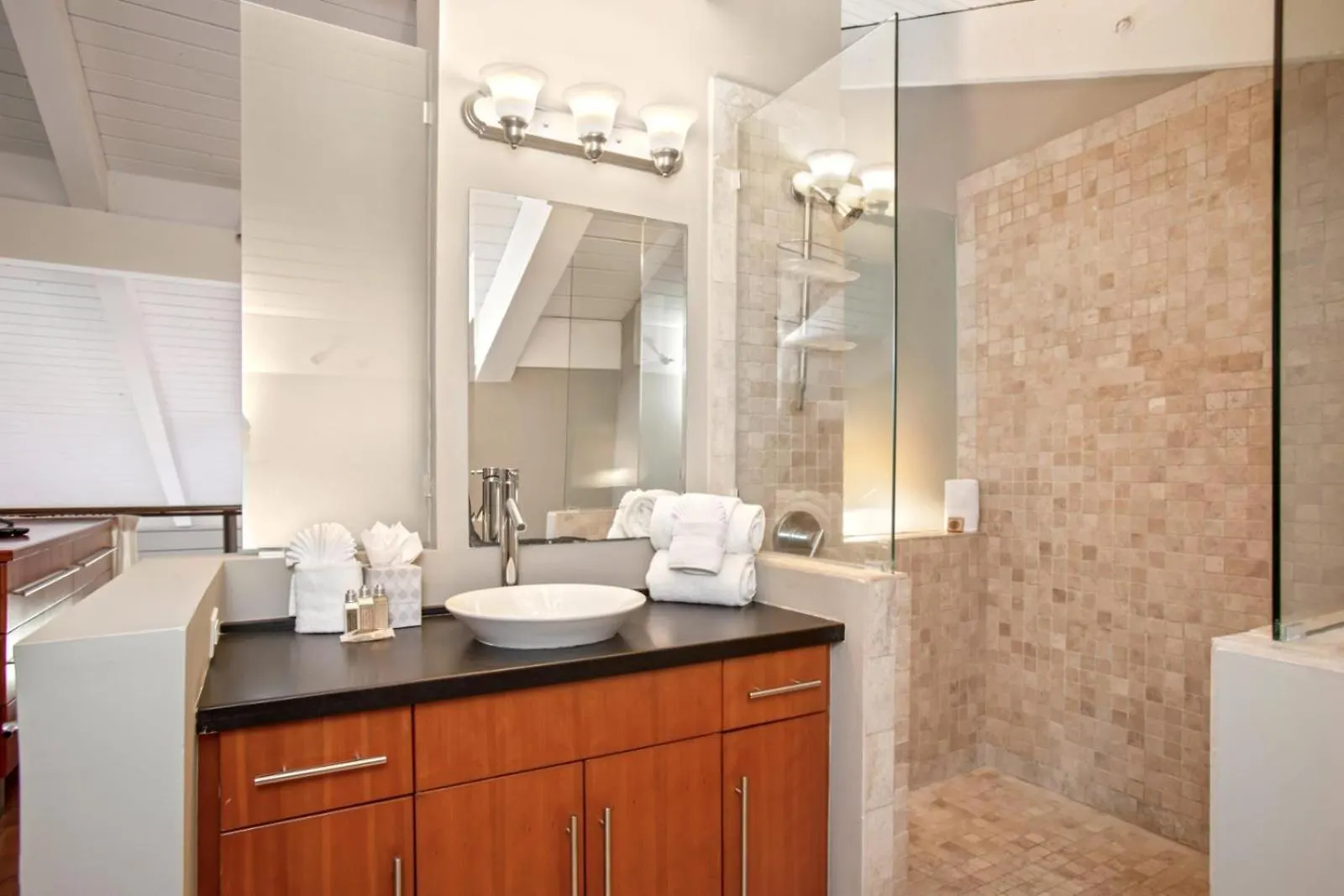 Kbm Resorts Free Car Papakea Pkc-404 Large Bath Oceanview Fully Air Conditioned Kapalua